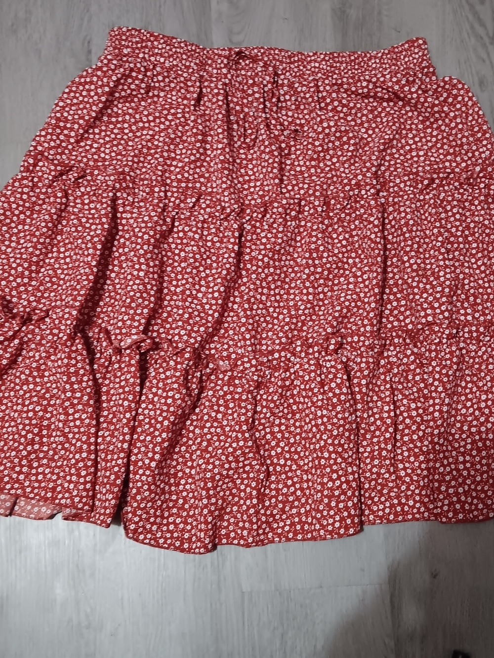 SHEIN Red Floral Tiered Mini Skirt - Picture 1 of 7
